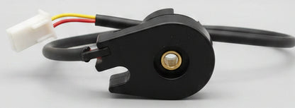 Mechanical component with wires on a textured surface